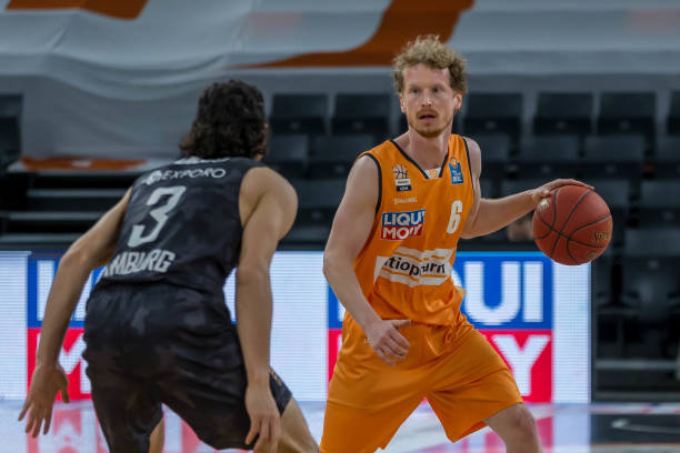 更是各国乒 更是各国乒