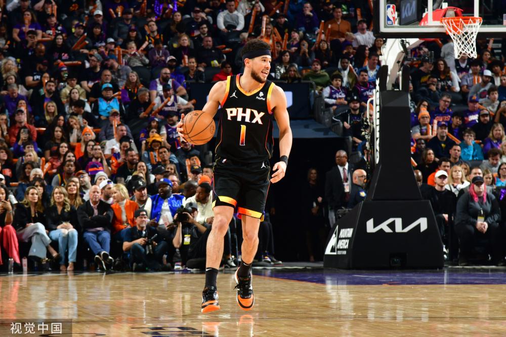 态度十分坚 态度十分坚